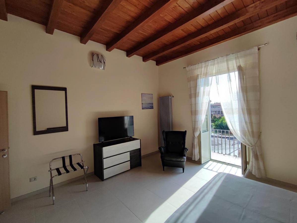 In Centro Rooms And Apartments Isola di Liri Ngoại thất bức ảnh