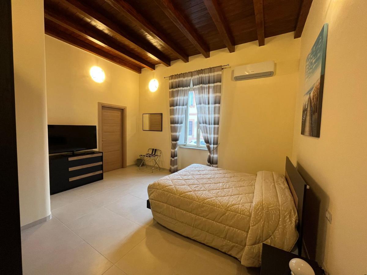 In Centro Rooms And Apartments Isola di Liri Ngoại thất bức ảnh
